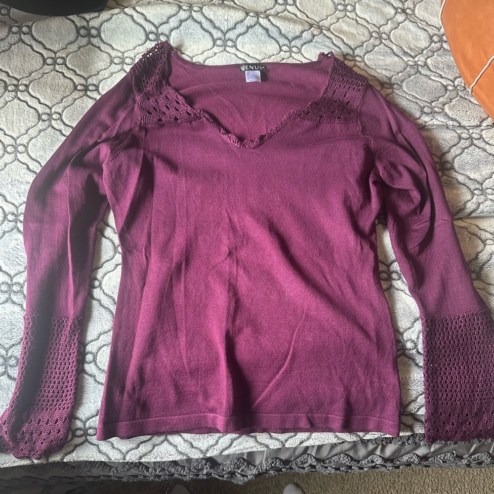 Venus long sleeve shirt size large